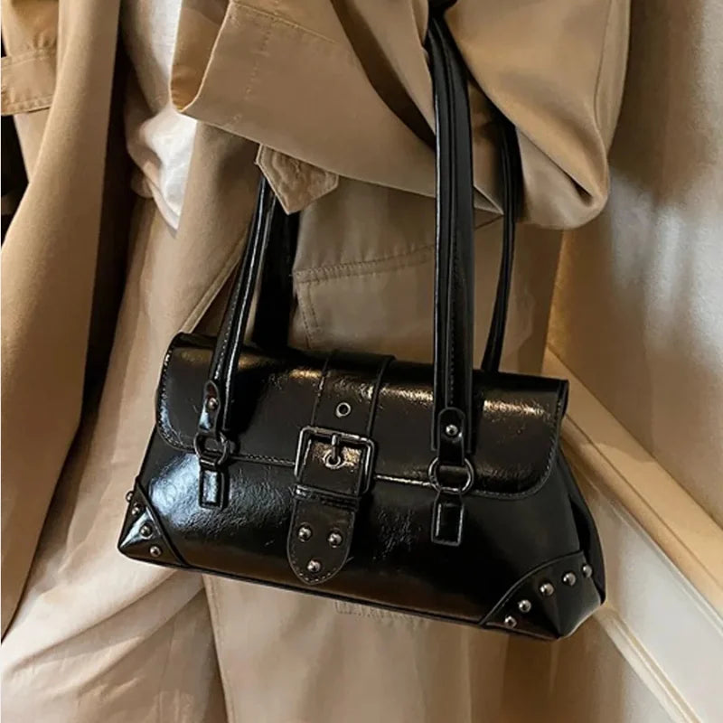 Bolsa Baguete Boho Punk com Studs - Jade