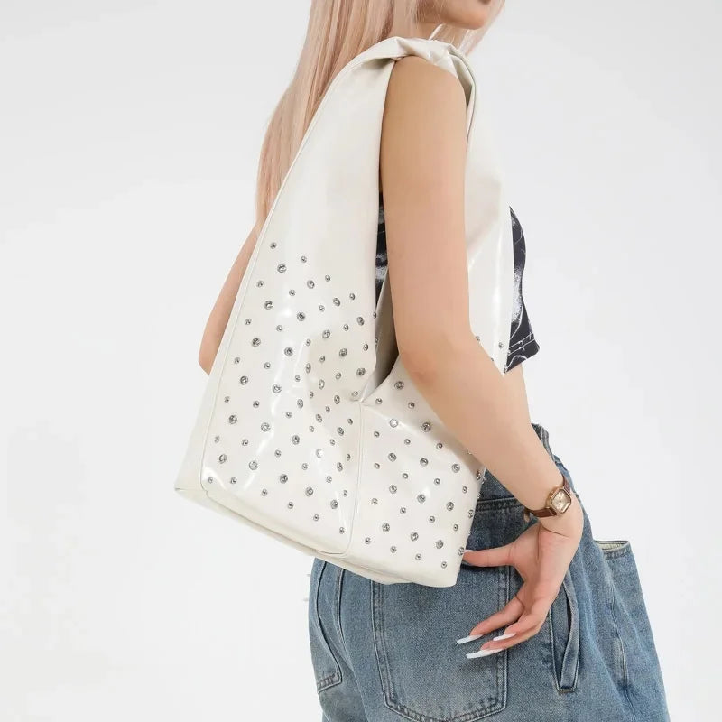 Bolsa Tote Boho Punk com Studs - Estela Branca