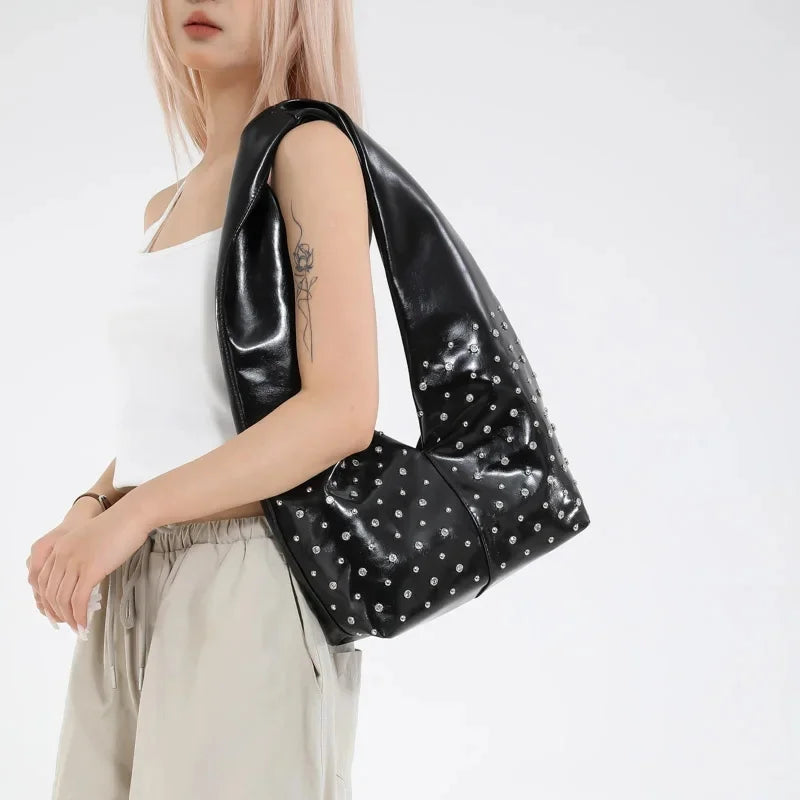 Bolsa Tote Boho Punk com Studs - Estela Preta