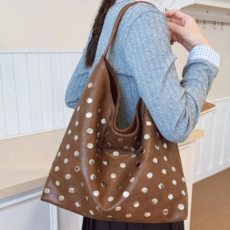 Bolsa Tote Boho Punk com Studs - Luna Marrom