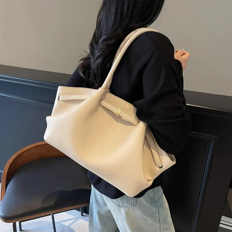 Bolsa tote grande feminina de couro Oxford usada como acessório de moda