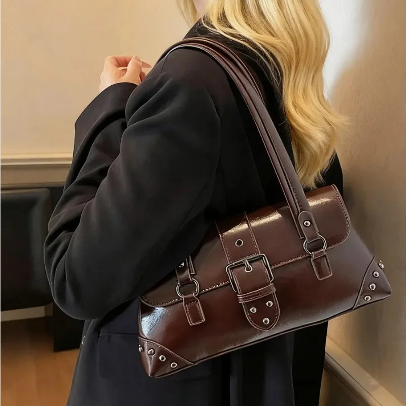 Bolsa Baguete Boho Punk com Studs - Jade