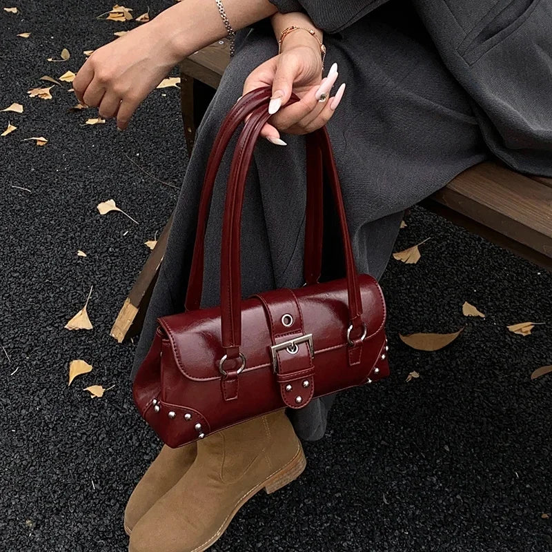 Bolsa Baguete Boho Punk com Studs - Jade