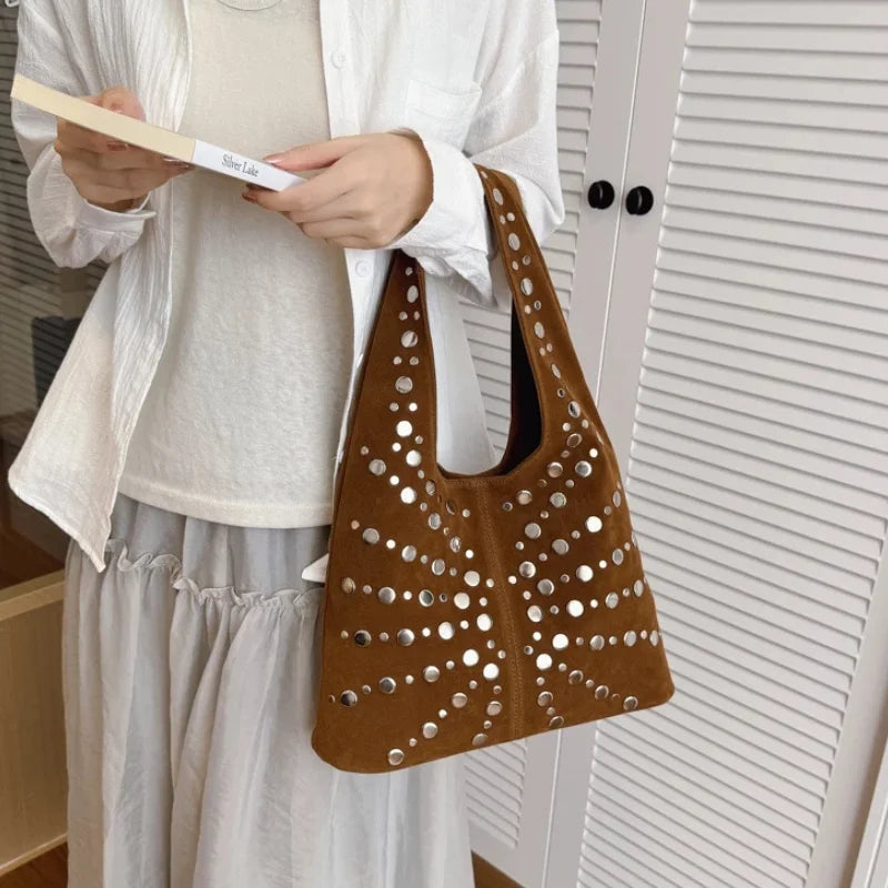 Bolsa Boho Punk com Studs - Avenue Marrom