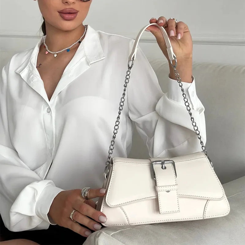 Bolsa de Couro com Corrente - Capri Branca