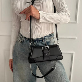 Bolsa de Couro com Corrente - Capri Preta