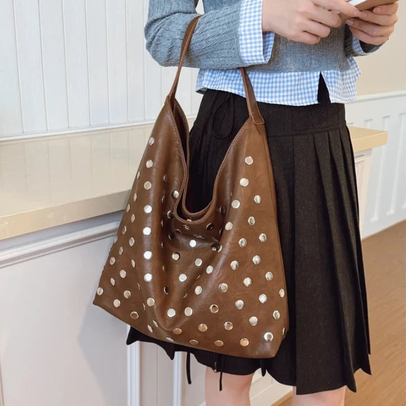 Bolsa Tote Boho Punk com Studs - Luna Marrom