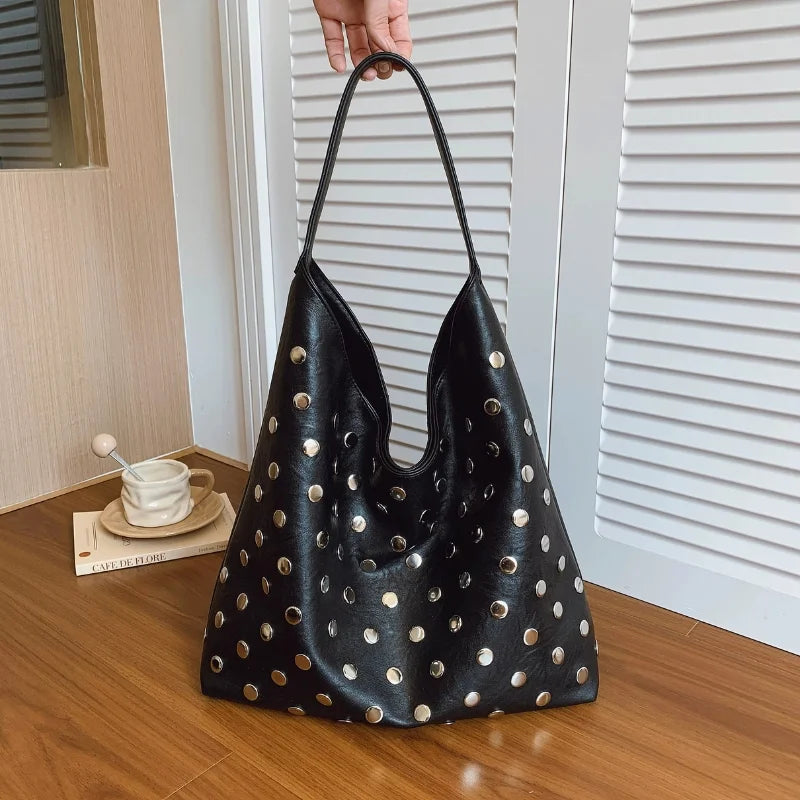 Bolsa Tote Boho Punk com Studs - Luna Preta