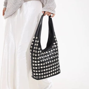 Bolsa Tote Média Boho Punk com Studs - Savona Preta